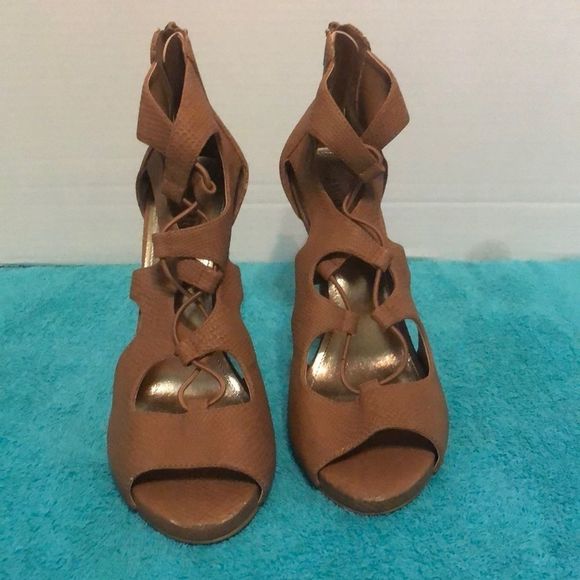 Jennifer Lopez Heels - Picture 2 of 6